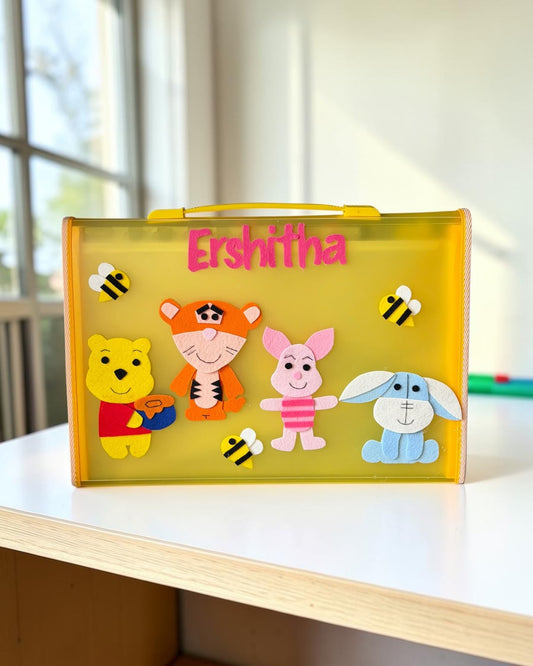 Pooh Family Expandable Folder