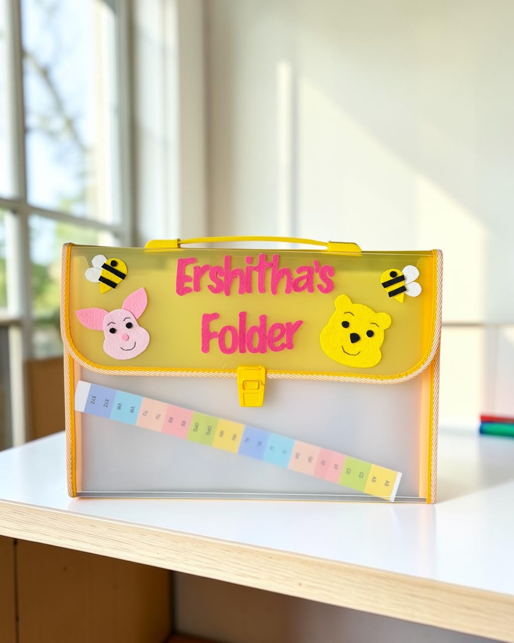 Pooh Family Expandable Folder