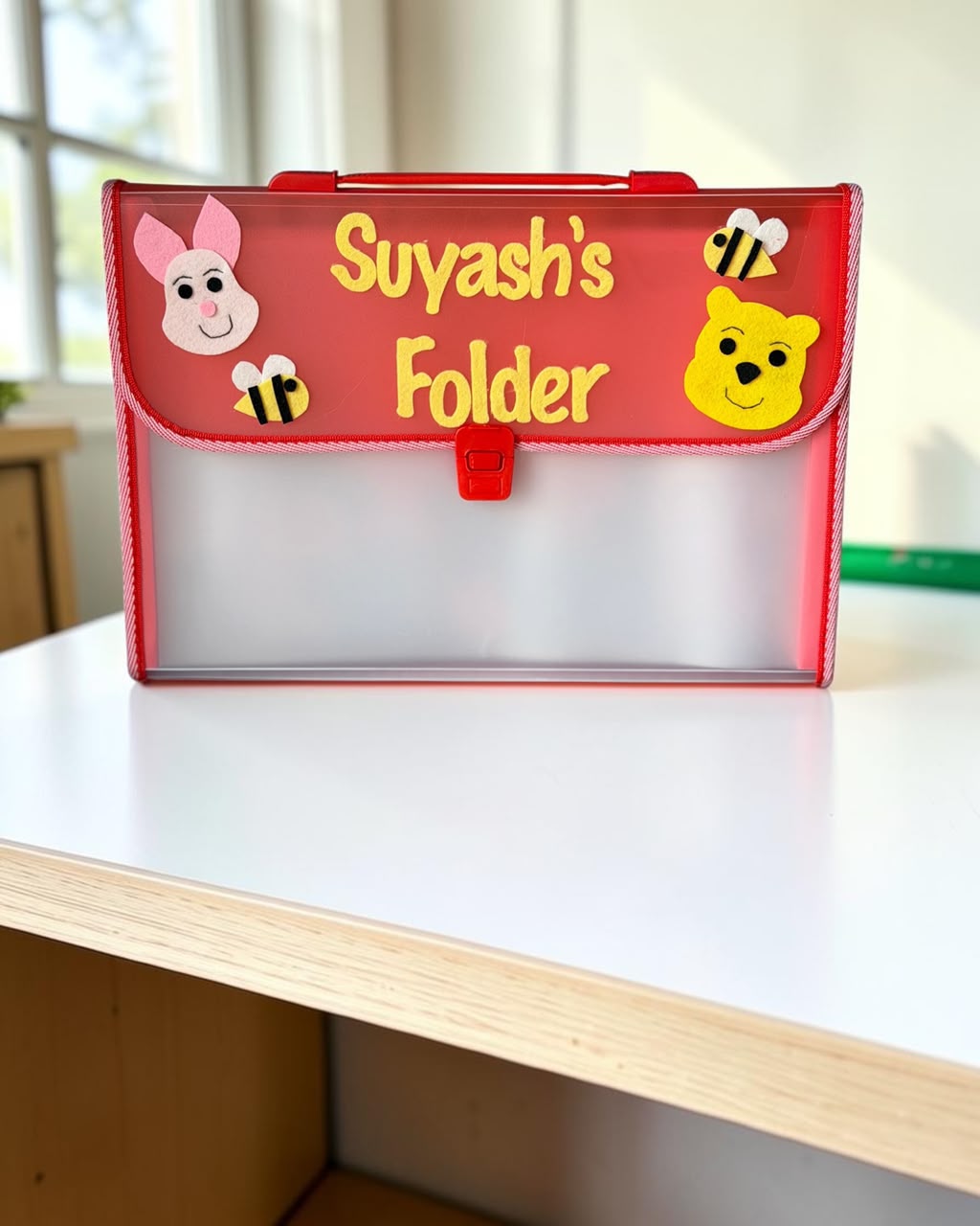 Pooh Family Expandable Folder